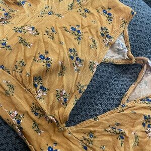 Golden Floral V-Neck Flutter Sleeve Crop Top